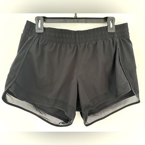 Athleta Black Racer Run Short 4” Size Lg
